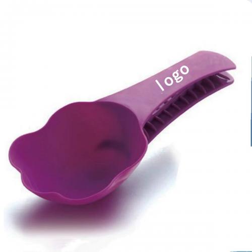 Pet Food Scoop & Clip